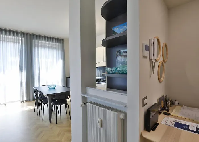 Como Lake Suites *
