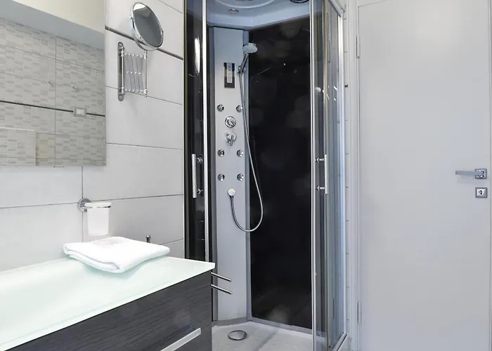 Como Lake Suites * Como