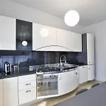 Como Lake Suites