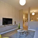 Como Lake Suites