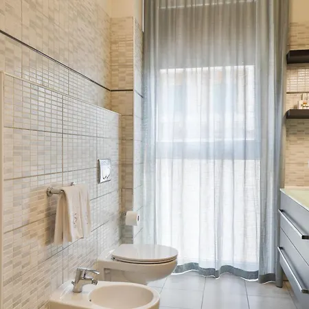 Como Lake Suites *